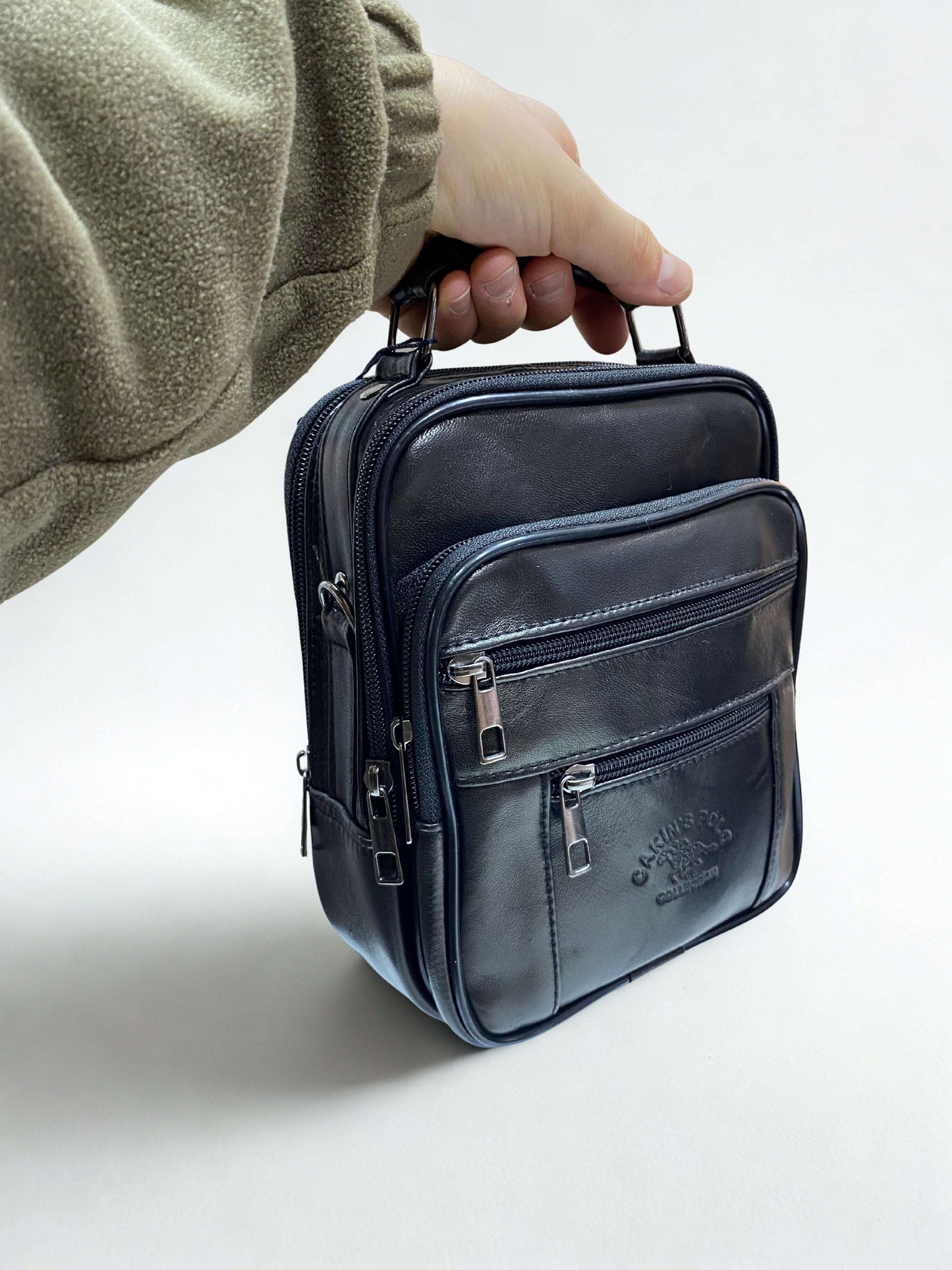 Portföy Çanta|Orta Boy|Dik Model|Kasalı|Çok Bölmeli|Parlak Siyah|Omuzdan Asmalı